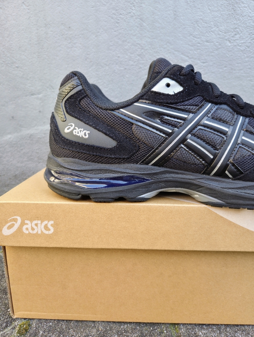 ASICS GEL-K1011 Sneakers Mens 10.5 Black Silver Running Shoes NEW - Picture 6 of 10